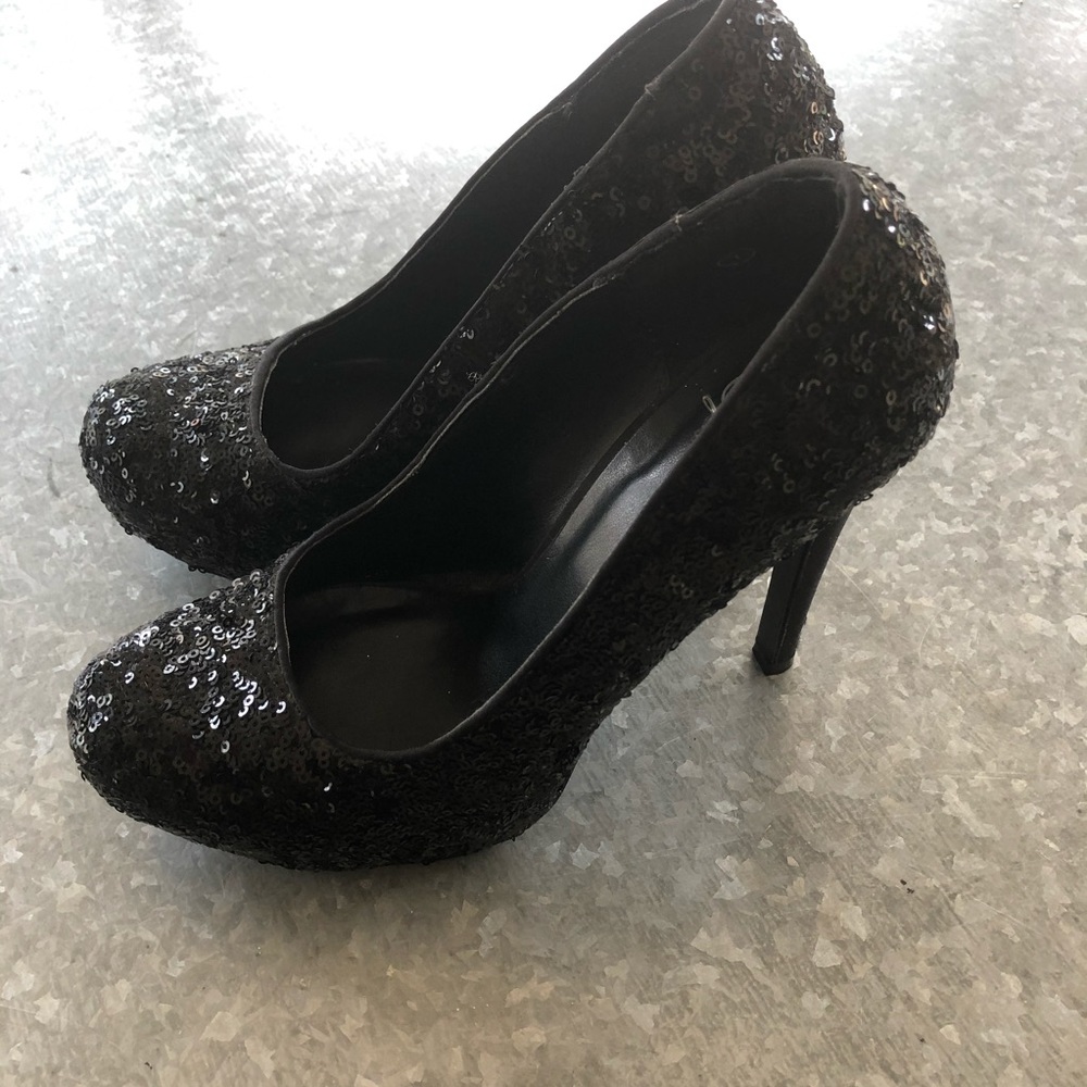 Heart in D, Derek Heart, black Sequin Heels SZ 7